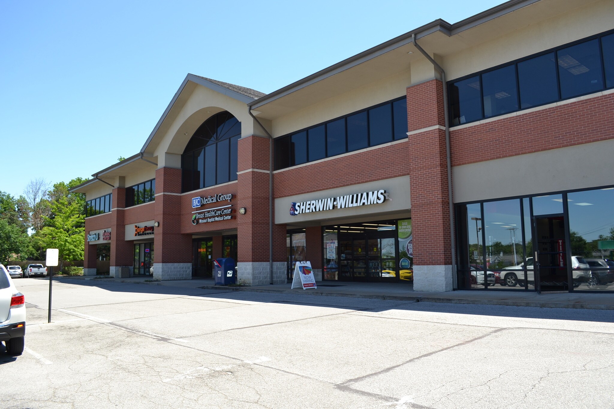 9426-9498 Manchester Rd, Saint Louis, MO for lease Primary Photo- Image 1 of 9