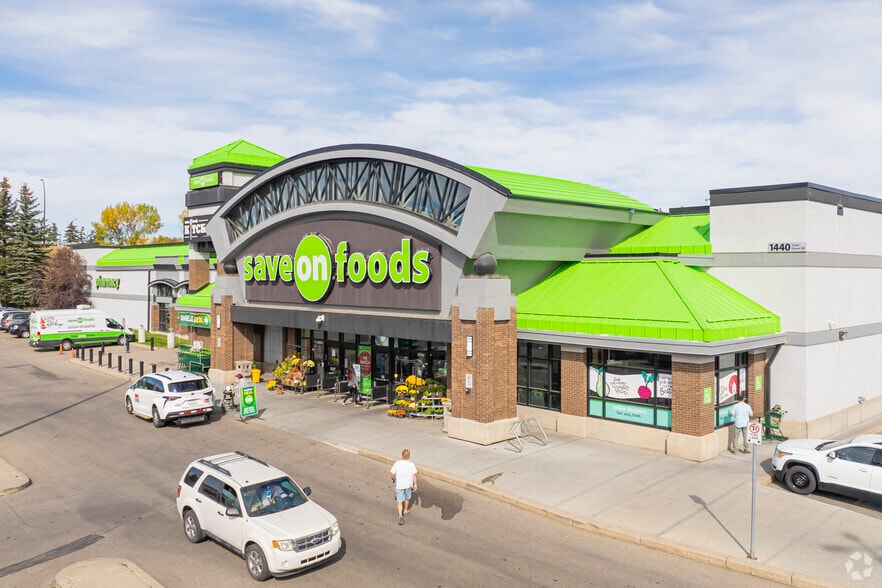 1440 52nd St NE, Calgary, AB à louer - Photo principale - Image 2 de 2