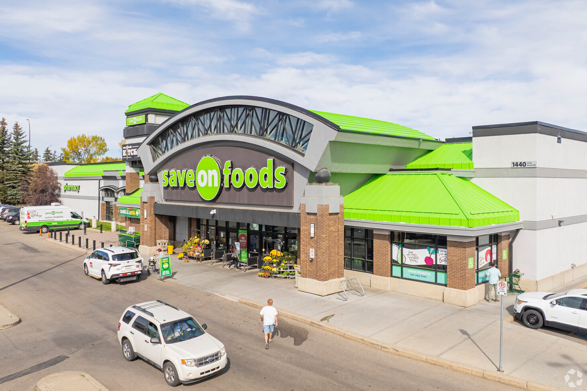 1440 52nd St NE, Calgary, AB for lease Primary Photo- Image 1 of 9