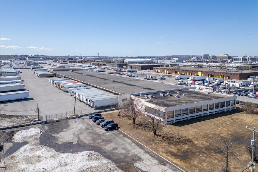 2800 Av André, Dorval, QC à louer - Aérien - Image 3 de 3