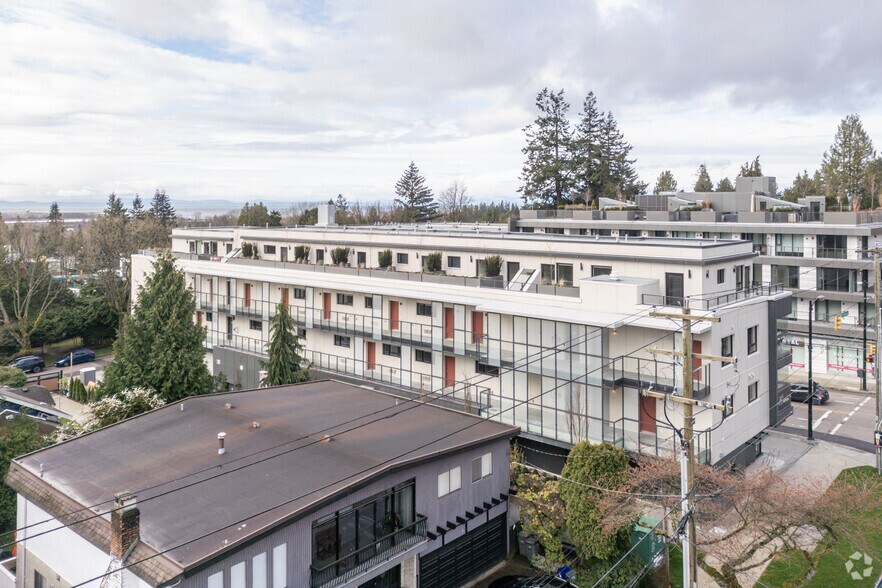 3590 W 39th Ave, Vancouver, BC à louer - Photo du bâtiment - Image 3 de 3