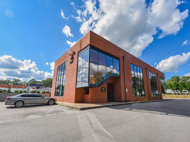 5104 Western Blvd, Raleigh, NC à louer - Photo du bâtiment - Image 2 de 17