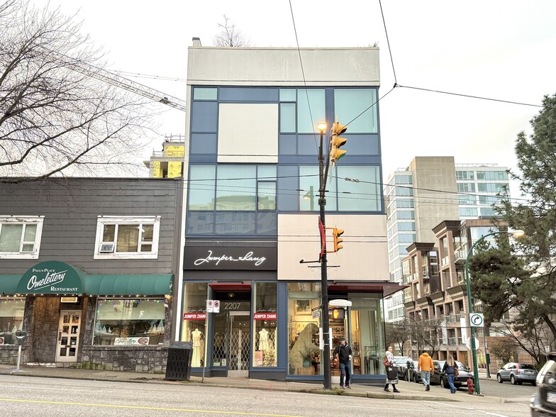 2203 Granville St, Vancouver, BC for lease - Building Photo - Image 2 of 5