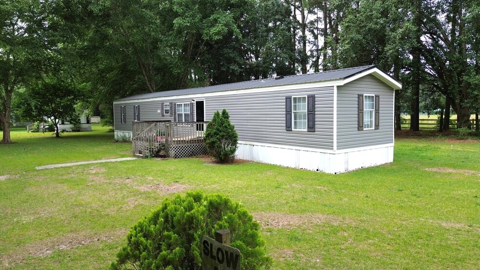 106 Valencia Ave, Goldsboro, NC à vendre - Photo du bâtiment - Image 1 de 8