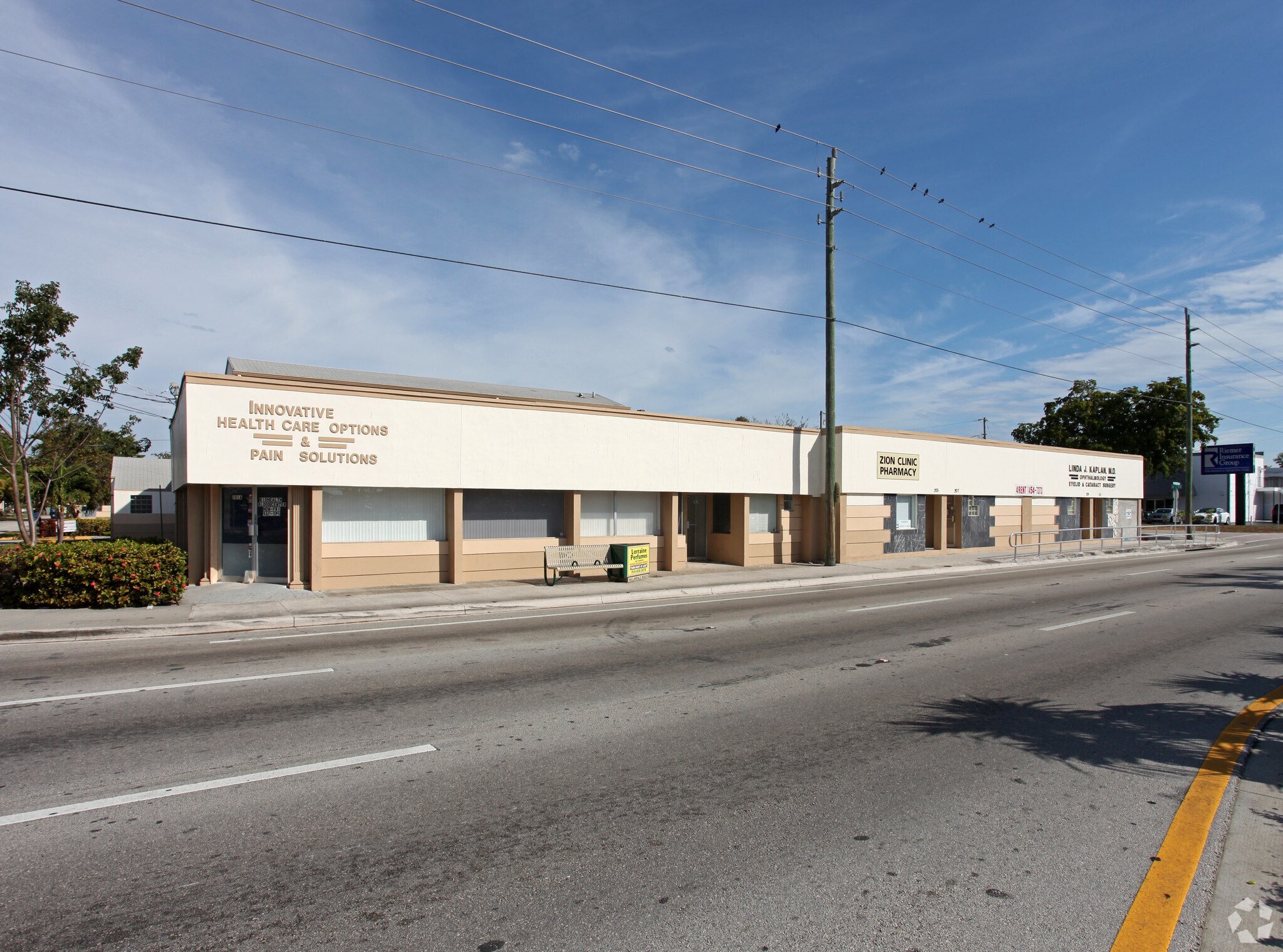 201-211 E Hallandale Beach Blvd, Hallandale Beach, FL for lease Primary Photo- Image 1 of 51