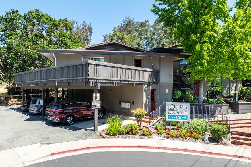 1038 2nd St, Lafayette, CA à louer - Photo du bâtiment - Image 1 de 10