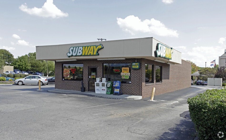 2580 Alcoa Hwy, Alcoa, TN for sale - Building Photo - Image 1 of 13