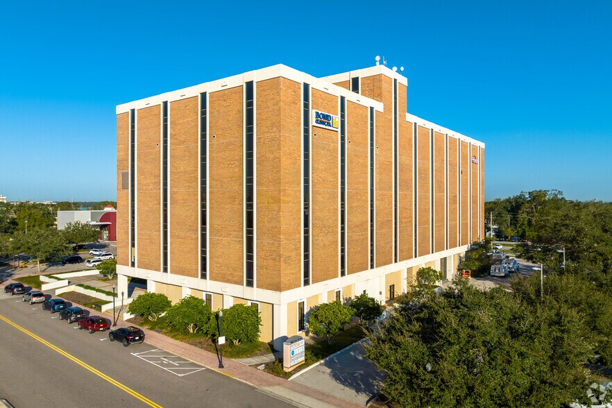 199 Avenue B NW, Winter Haven, FL à louer - Photo du bâtiment - Image 3 de 11