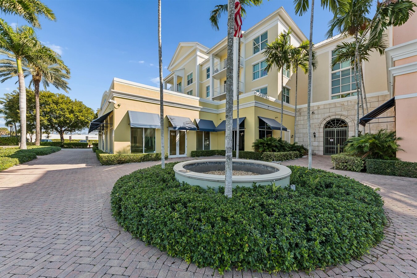 826 N Dixie Hwy, Lantana, FL 33462 - Unité 11-15 - - Photo intérieure - Image 1 of 15