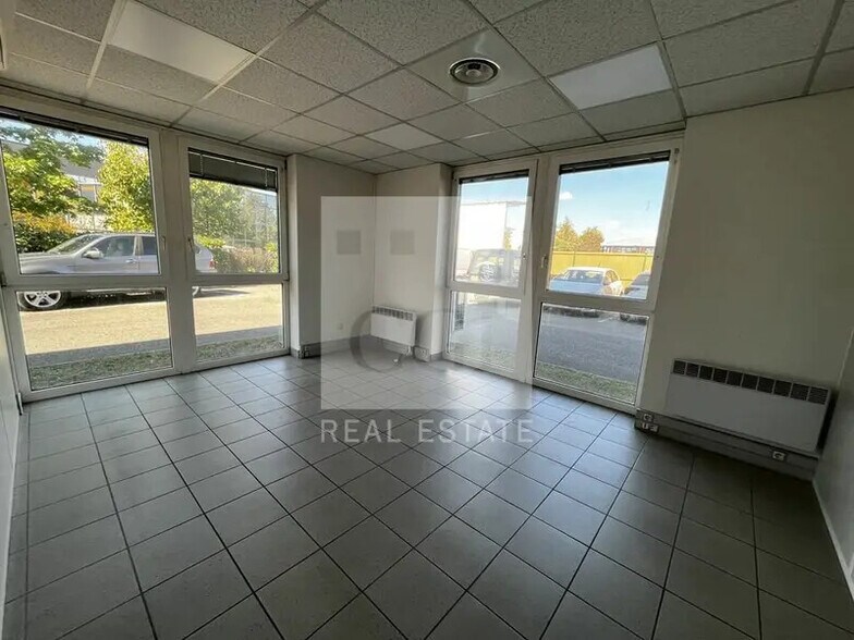 25 Rue Du 35eme Regiment D'Aviation, Bron à vendre - Photo intérieure - Image 3 de 8
