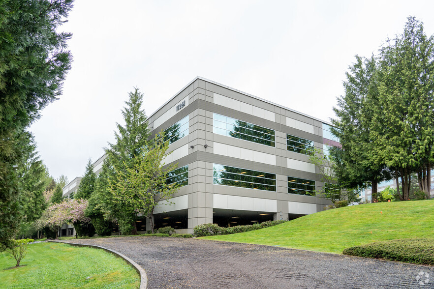 11261 Willows Rd NE, Redmond, WA for lease - Building Photo - Image 1 of 6