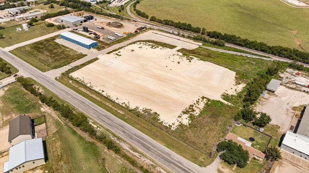 14100 N Highway 171, Cresson, TX à louer - Photo du bâtiment - Image 2 de 25