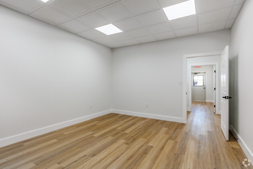 14333 FM 121, Van Alstyne, TX à louer - Photo intérieure - Image 3 de 14