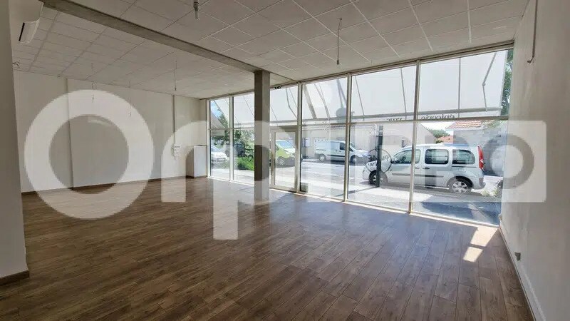 Retail in Bègles for lease Building Photo- Image 1 of 6