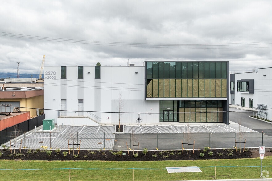 2270 Tyner St, Port Coquitlam, BC for lease - Building Photo - Image 3 of 7