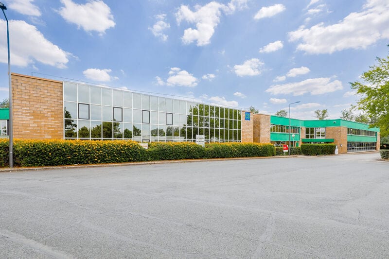 Flex in Saint-Thibault-des-Vignes for lease - Building Photo - Image 1 of 7