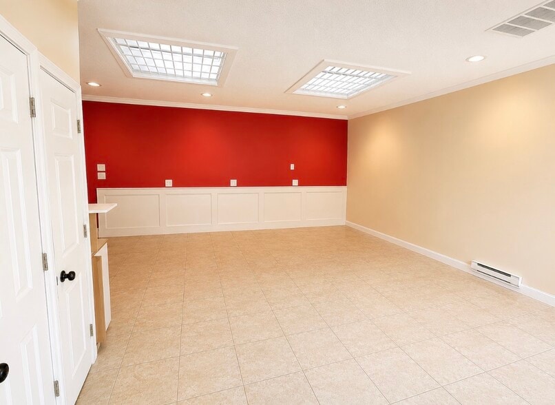 2043 Atlantic Ave, Brooklyn, NY for lease - Building Photo - Image 2 of 3