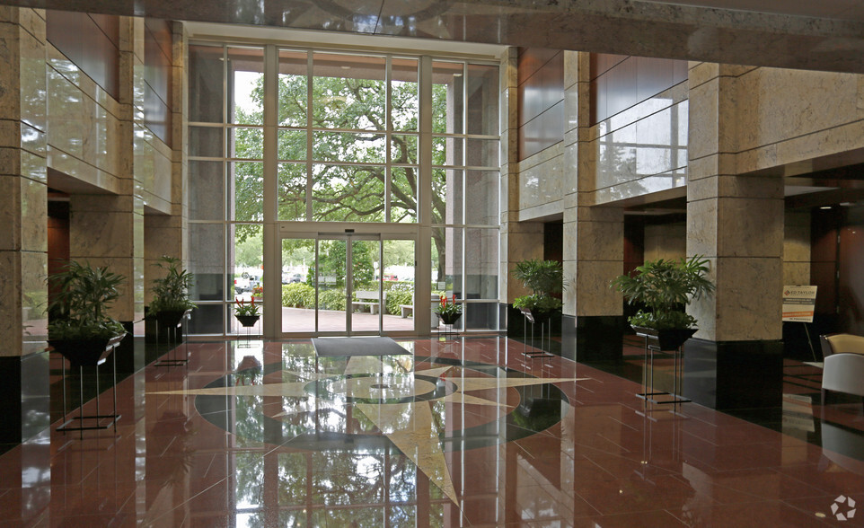 4301 W Boy Scout Blvd, Tampa, FL for lease - Lobby - Image 1 of 1