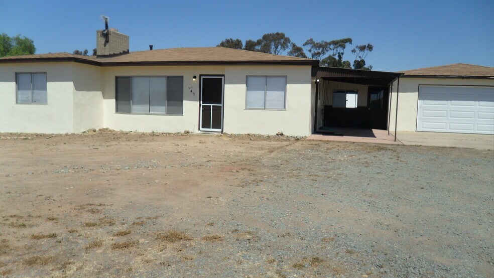 945 E J St, Chula Vista, CA à vendre - Photo du bâtiment - Image 2 de 14