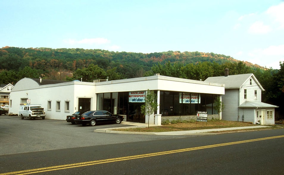 17 Washington Ave, Suffern, NY à louer - Photo principale - Image 2 de 25