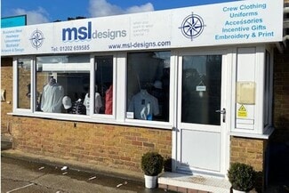 Plus de détails pour Woodlands Avenue, Poole - Commerce de détail à louer