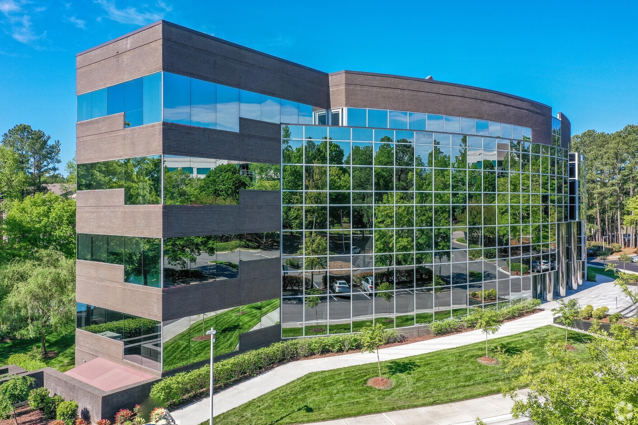 2525 Meridian Pky, Durham, NC à louer Photo principale- Image 1 de 25