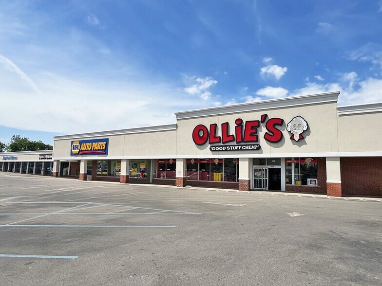 2240-2346 E 52nd St, Indianapolis, IN à louer - Photo du bâtiment - Image 1 de 2