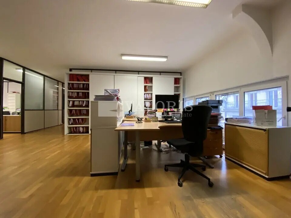 Office in Lyon for lease Interior Photo- Image 1 of 13