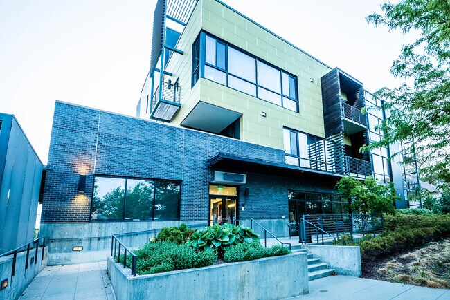 More details for 1502 S 10th St, Omaha, NE - Multifamily for Sale