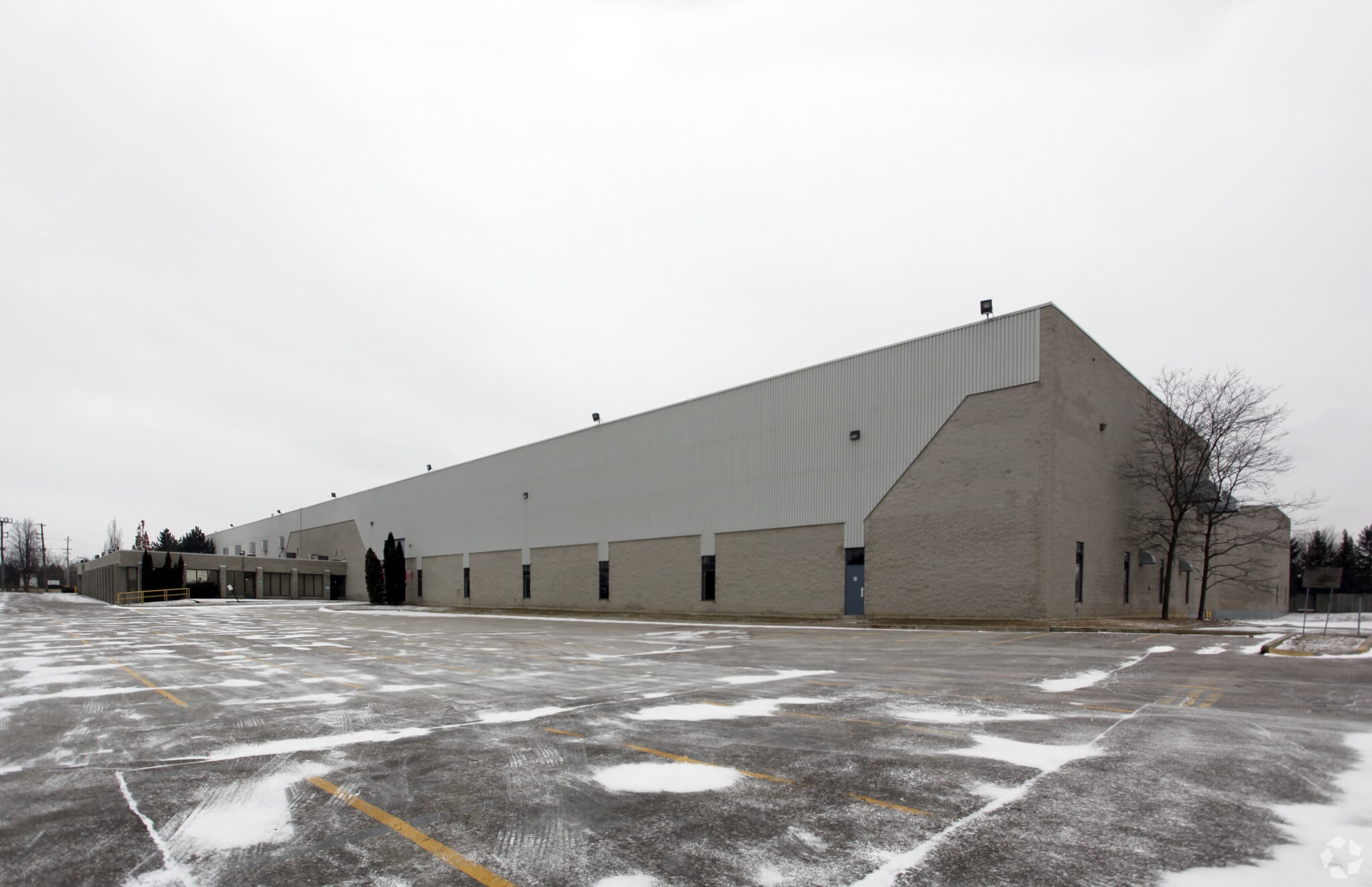200 Industrial Pky N, Aurora, ON for sale Primary Photo- Image 1 of 1