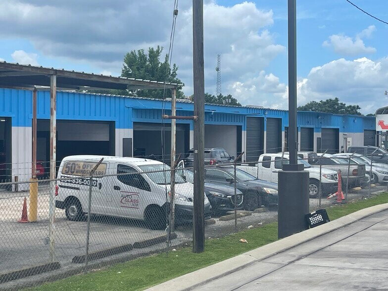 8056 Airline Hwy, Baton Rouge, LA à louer - Photo du bâtiment - Image 2 de 7