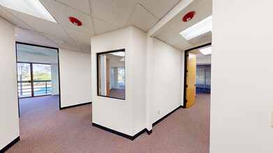 3333 N Torrey Pines Ct, La Jolla, CA for lease Interior Photo- Image 2 of 6