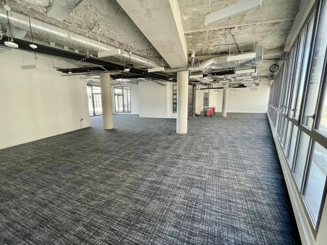 Office in Bordeaux for sale Interior Photo- Image 1 of 10