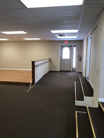 3107 State Route 59, Ravenna, OH for lease - Interior Photo - Image 2 of 16