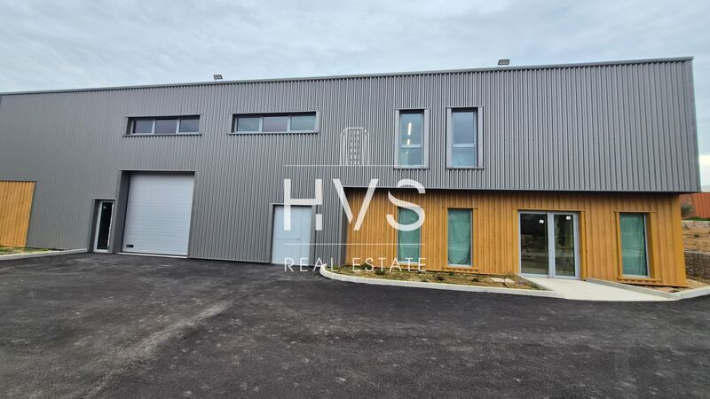 Place De La Durance Zac Des Vergeras, Saint Esteve Janson for lease Building Photo- Image 1 of 4