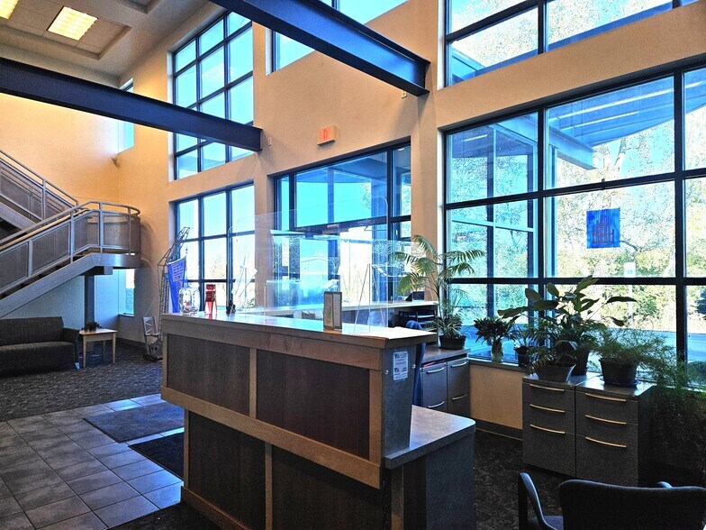 3500 Contractors Dr, Midland, MI à vendre - Photo du bâtiment - Image 2 de 32