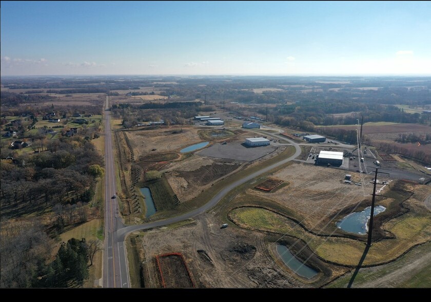 24947 Larson #122, Lakeville, MN à louer - Photo du bâtiment - Image 3 de 14