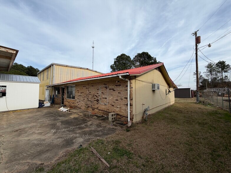 801 Highway 12 W, Kosciusko, MS à vendre - Photo du bâtiment - Image 3 de 8