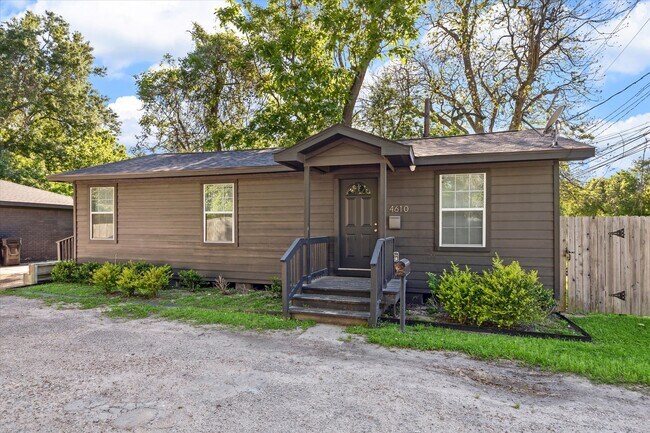 More details for 4610 Denmark St, Houston, TX - Multifamily for Sale