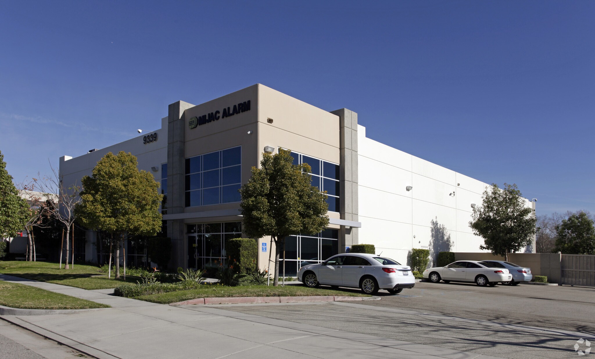 9339 Charles Smith Ave, Rancho Cucamonga, CA à vendre Photo principale- Image 1 de 4