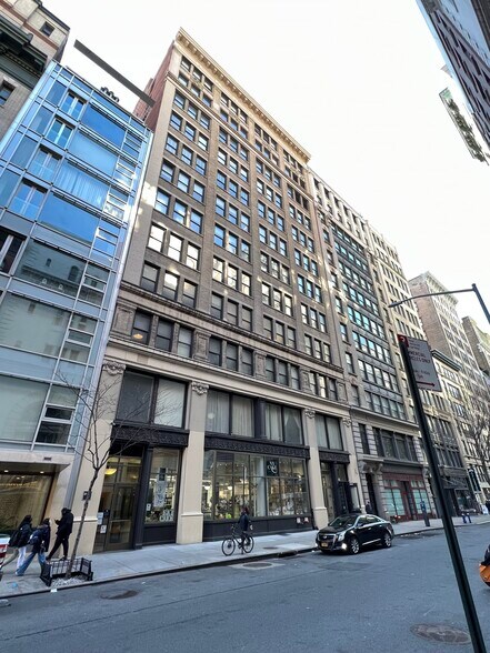 118 W 22nd St, New York, NY à louer - Photo du bâtiment - Image 2 de 7