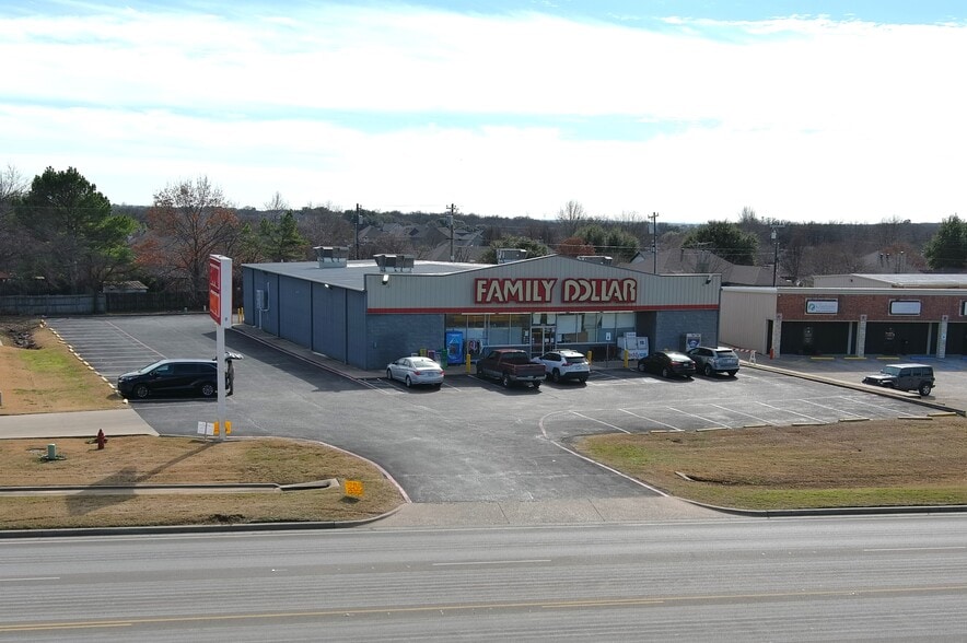 5429 Acton Hwy, Granbury, TX for lease - Primary Photo - Image 1 of 7