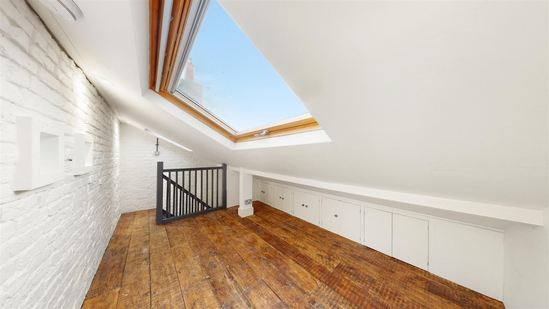 Padbury Ct, London for lease Interior Photo- Image 1 of 1