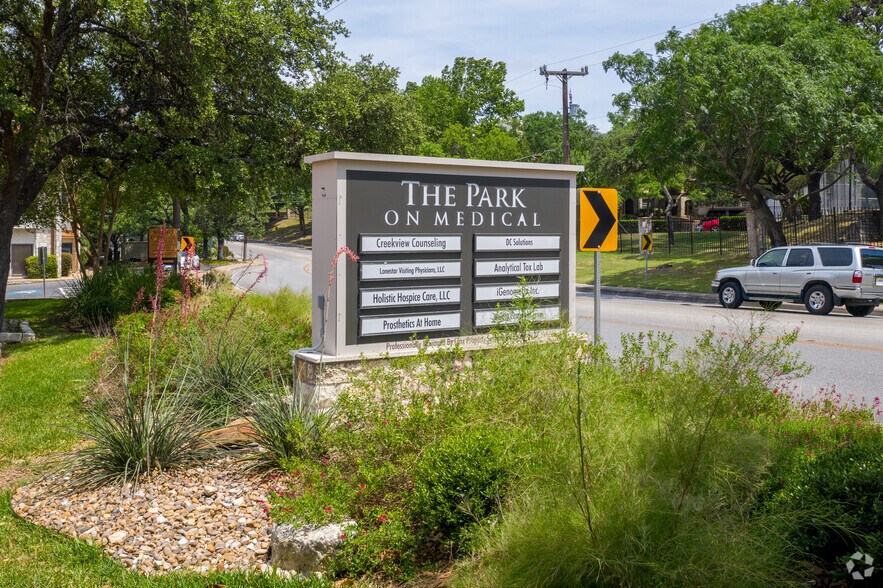 4115 Medical Dr, San Antonio, TX à louer - Photo du bâtiment - Image 2 de 16