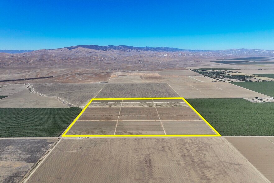 W. Packard Avenue, Coalinga, CA for sale - Primary Photo - Image 1 of 12