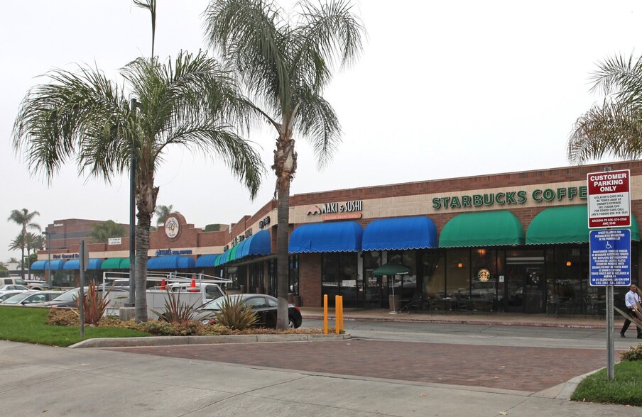 300-450 E Huntington Dr, Arcadia, CA for lease - Building Photo - Image 1 of 3