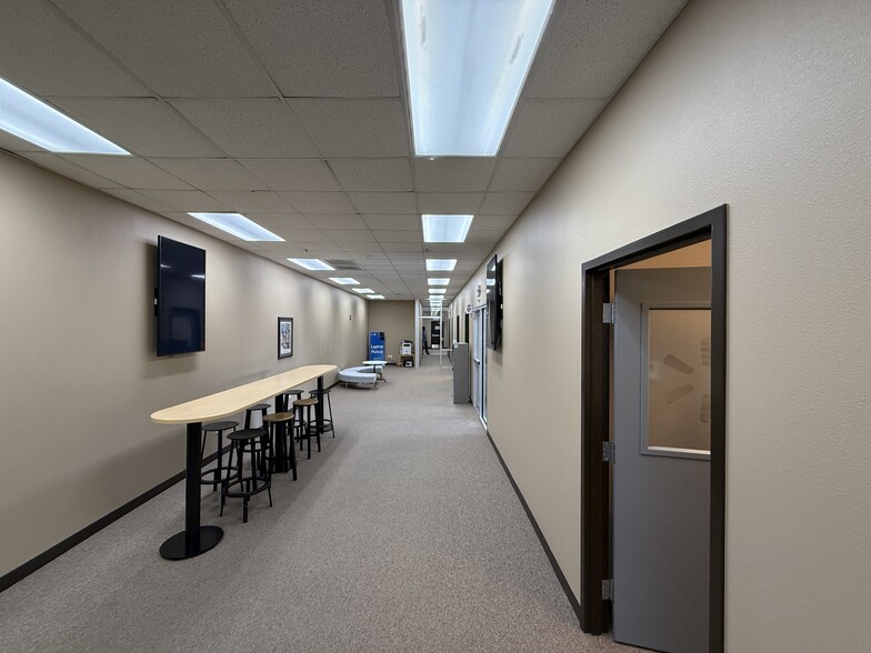 2501 SE Otis Corley Dr, Bentonville, AR for lease - Building Photo - Image 3 of 12