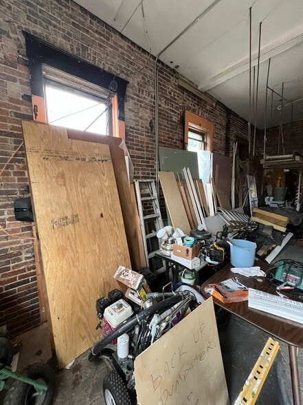 715 State Ave NE, Massillon, OH à louer - Photo du bâtiment - Image 3 de 10