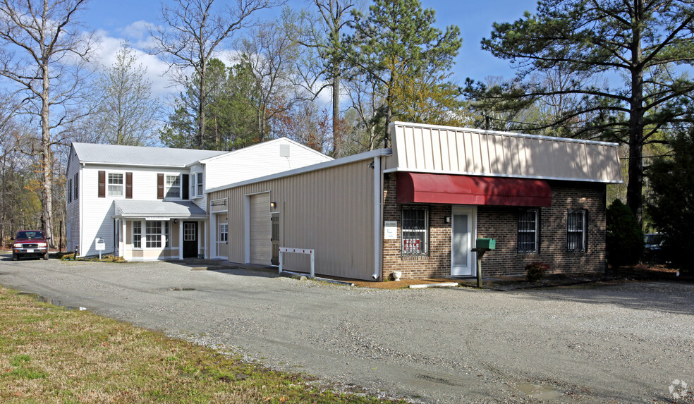 104 Industry Dr, Yorktown, VA à vendre - Photo du bâtiment - Image 1 de 1