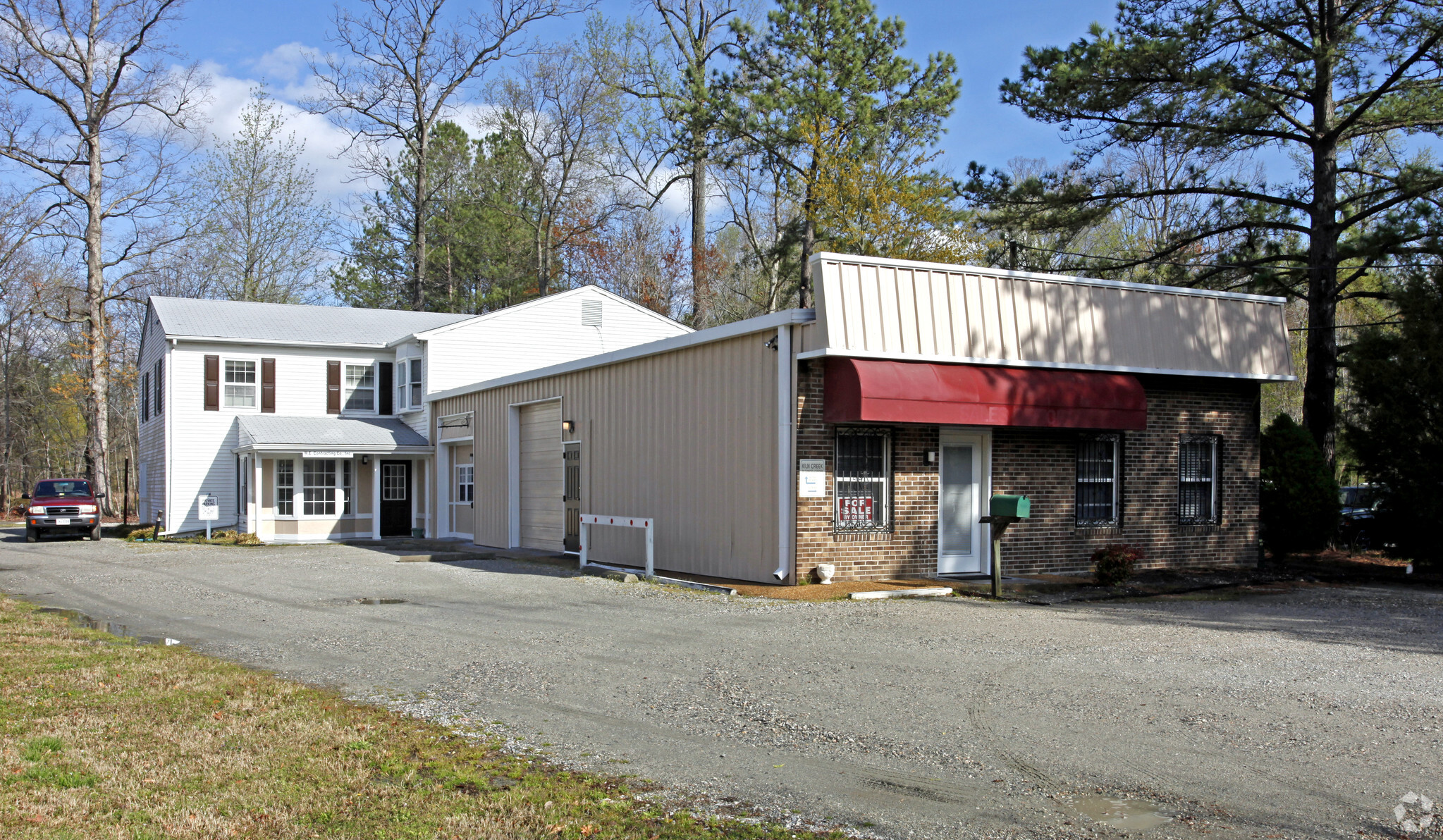 104 Industry Dr, Yorktown, VA à vendre Photo du bâtiment- Image 1 de 1